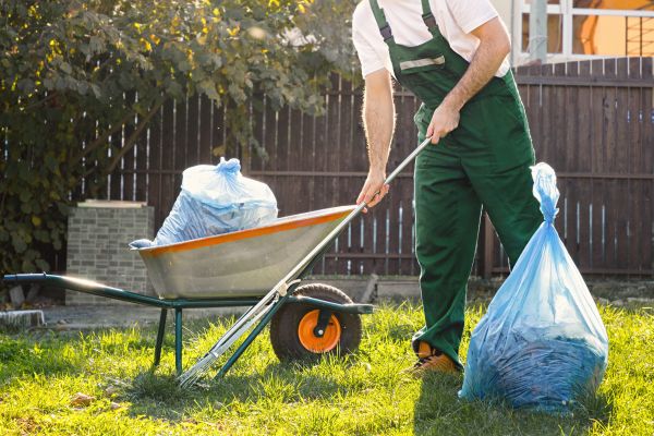 Yard Cleaning in Palm Beach Gardens